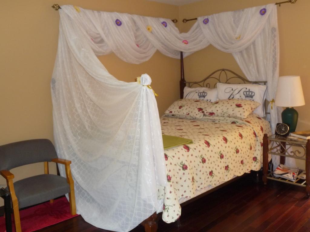 シーシェルト Davis Brook Retreat Bed & Breakfast エクステリア 写真