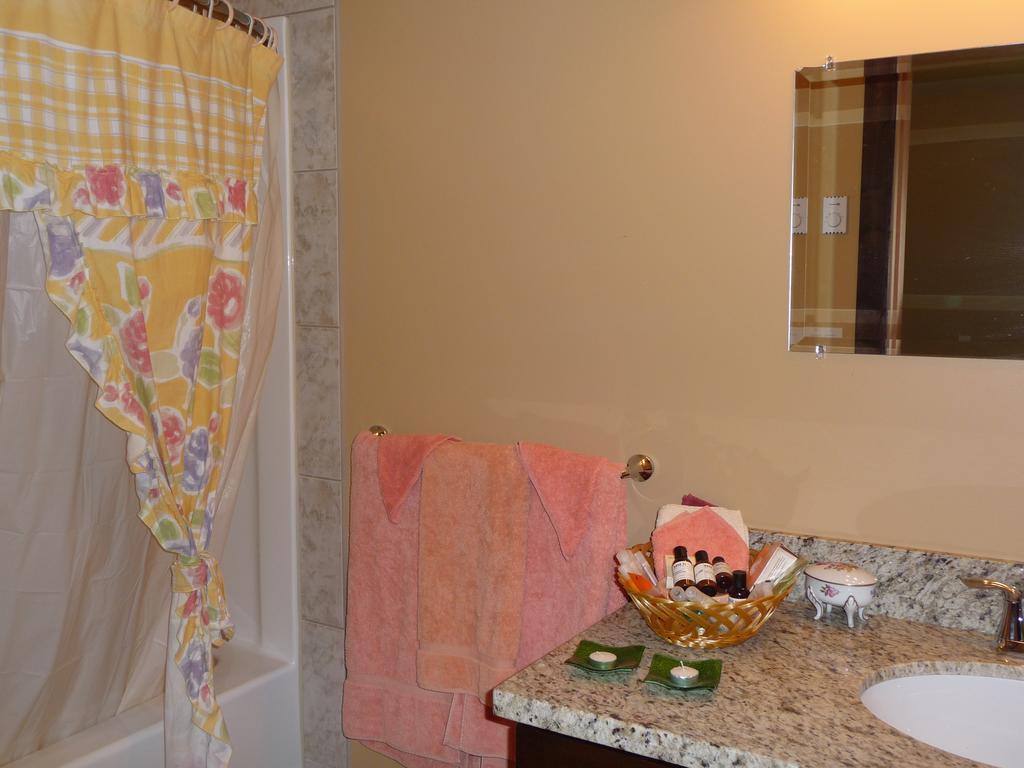 シーシェルト Davis Brook Retreat Bed & Breakfast エクステリア 写真