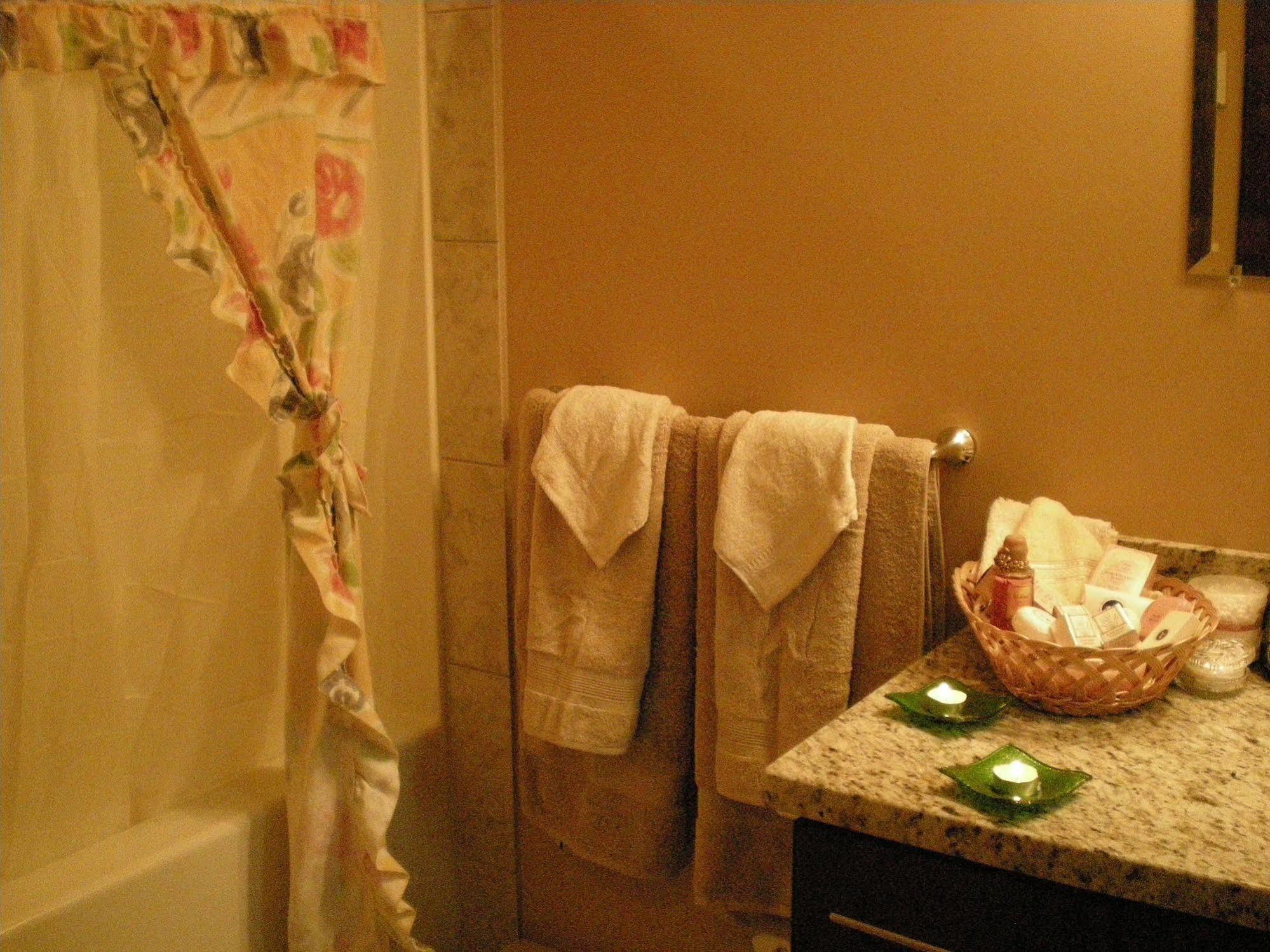 シーシェルト Davis Brook Retreat Bed & Breakfast エクステリア 写真